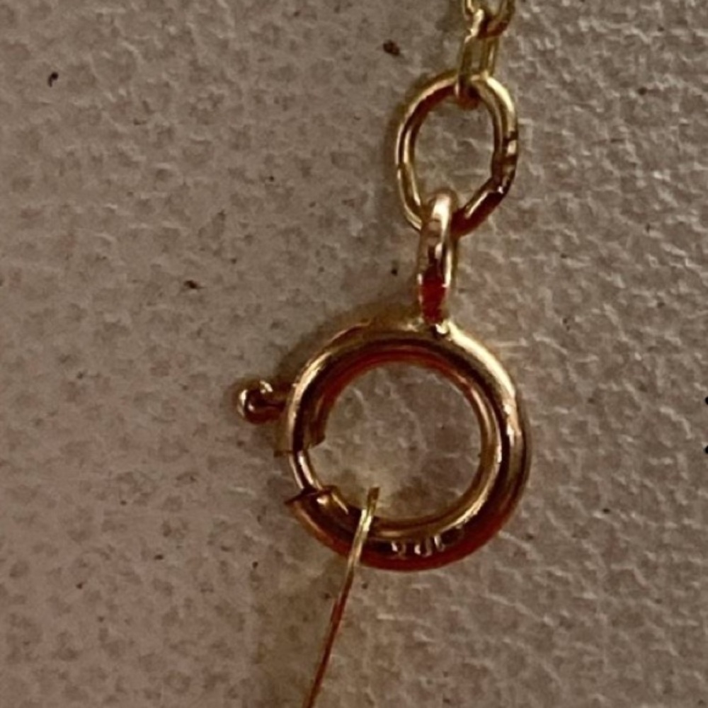 Beautiful 10K Gold Chain - Picture 4 of 5